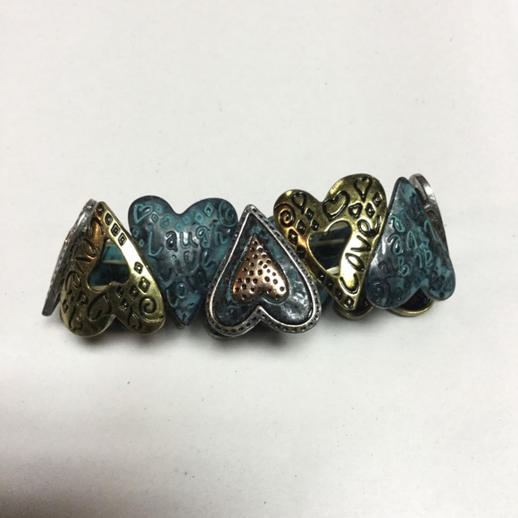 SOLD!!!           NWOT Heart Stretch Bracelet - Picture 2 of 3